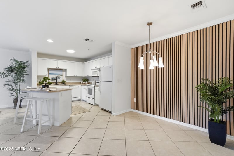 3591 Kernan Blvd S #220, Jacksonville, FL 32224