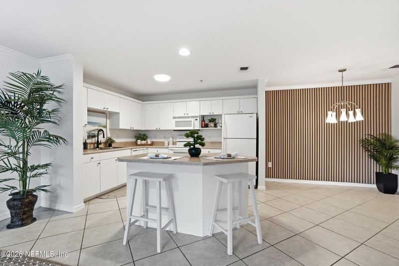 3591 Kernan Blvd S #220, Jacksonville, FL 32224