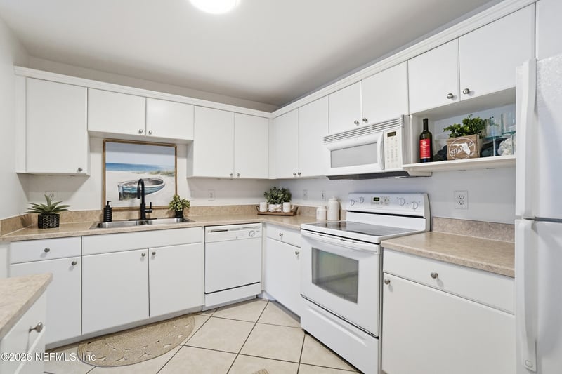 3591 Kernan Blvd S #220, Jacksonville, FL 32224