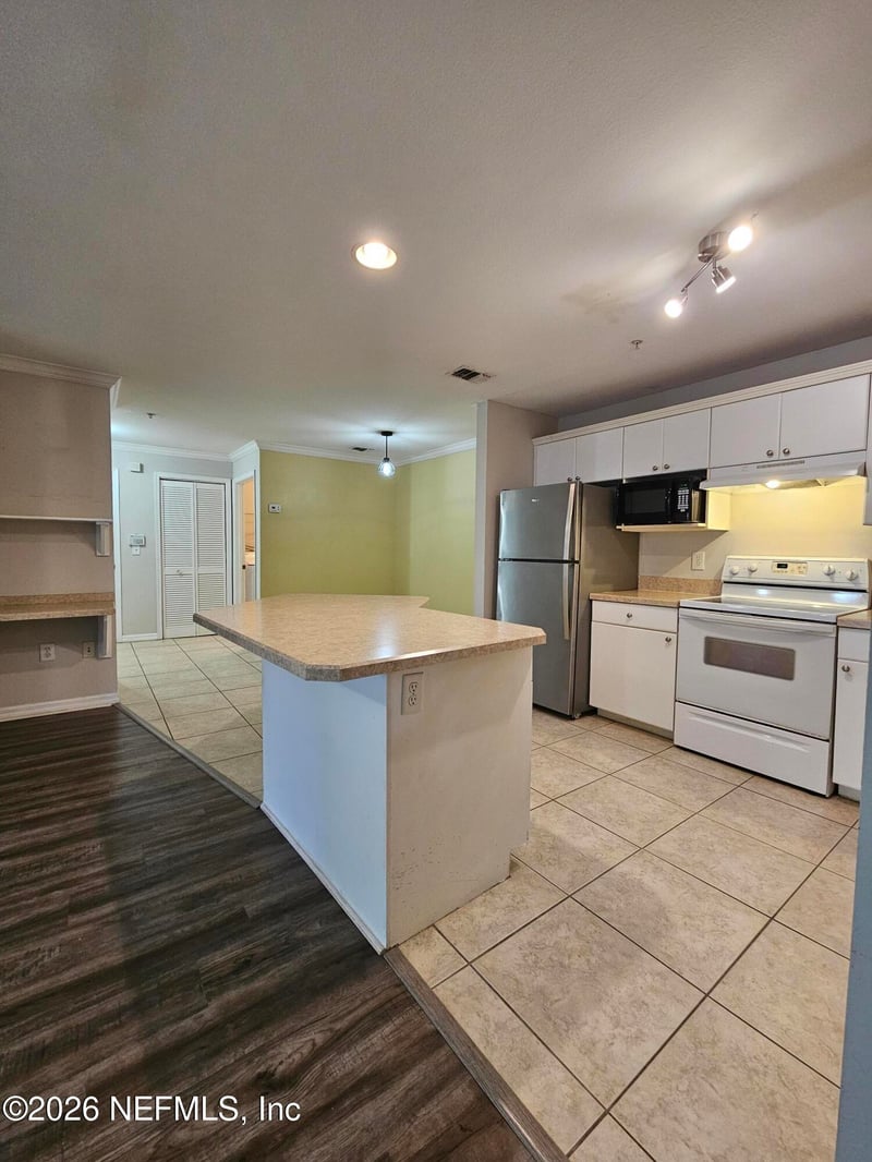 3591 Kernan Blvd S #323, Jacksonville, FL 33224