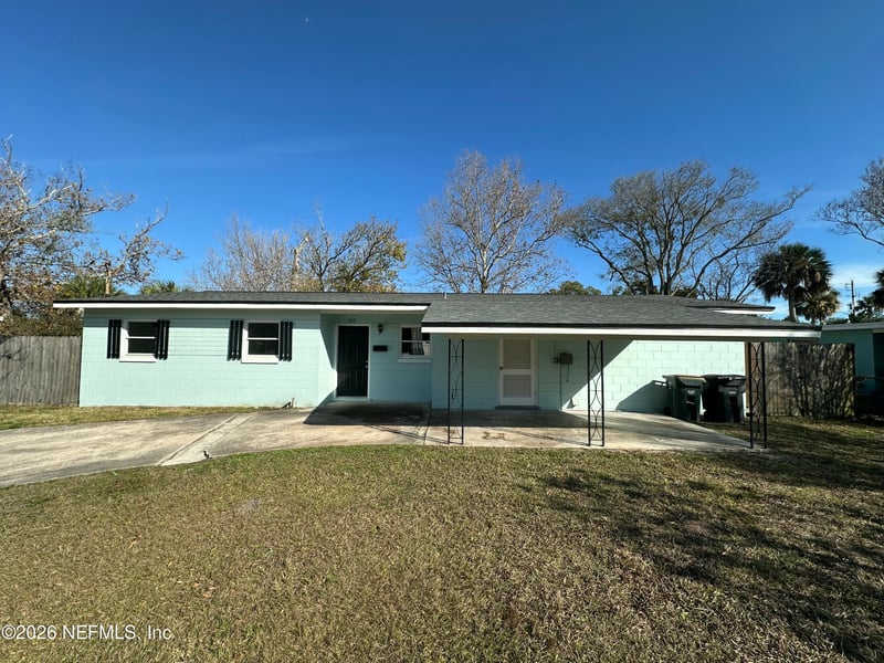 365 Sargo Rd, Atlantic Beach, FL 32233