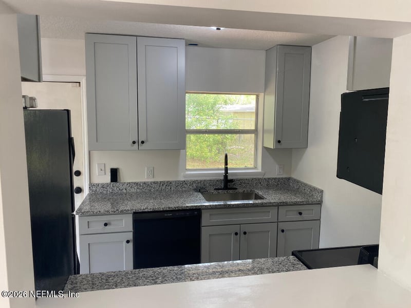 3679 Mimosa Dr, Jacksonville, FL 32207