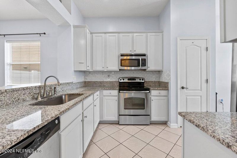 3686 Hawks View Dr, Orange Park, FL 32065