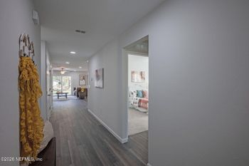 369 Drone St, Jacksonville, FL 32218