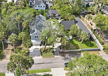 370 8th St, Atlantic Beach, FL 32233