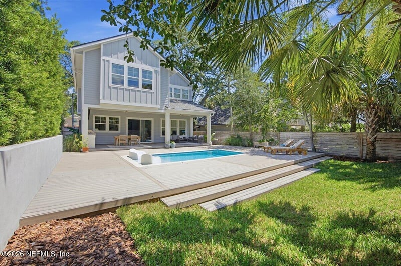 370 8th St, Atlantic Beach, FL 32233