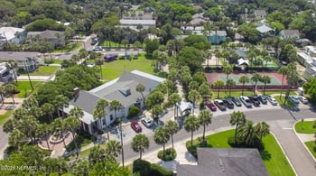 371 9th St, Atlantic Beach, FL 32233