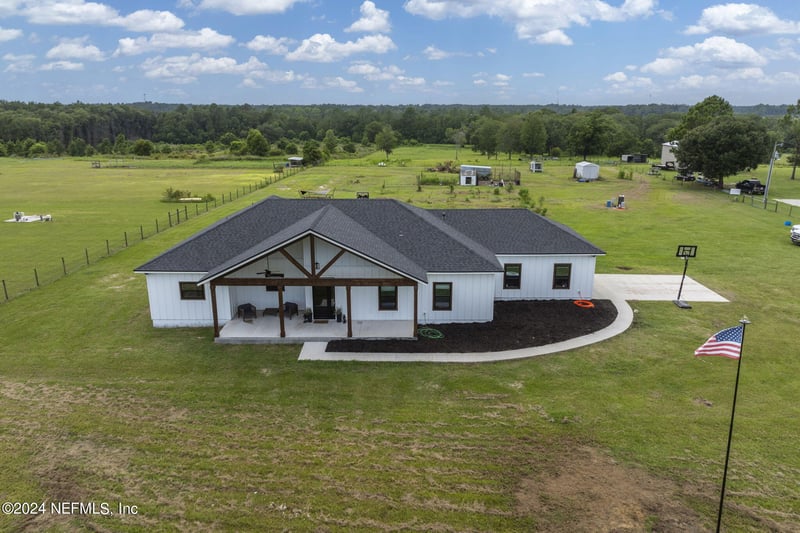 371270 Kings Ferry Rd, Hilliard, FL 32046
