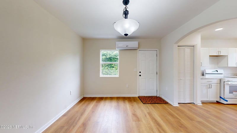 3736 Pine View Cir, Jacksonville, FL 32207