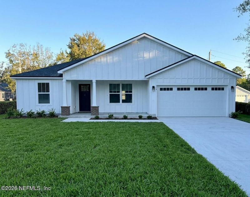 375 Jet St, Jacksonville, FL 32218