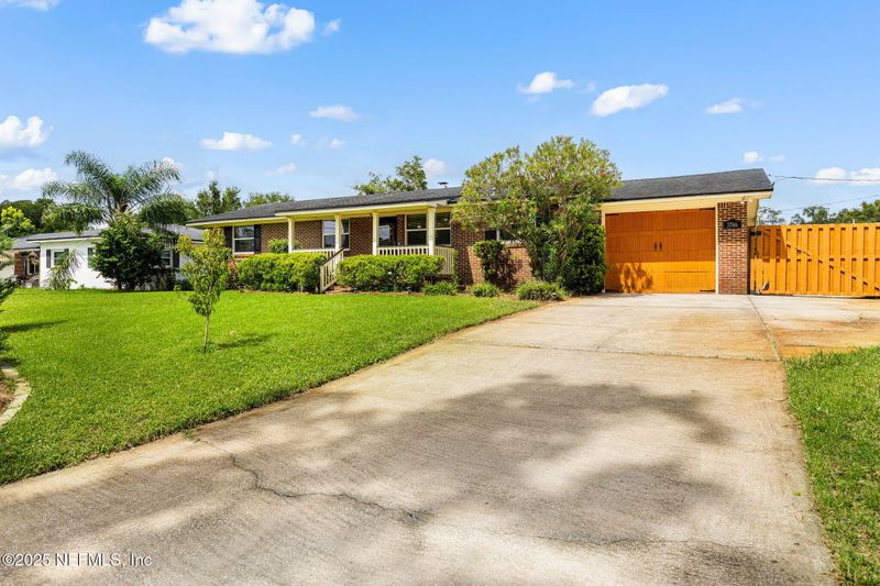 3766 Cedarcrest Dr, Jacksonville, FL 32210