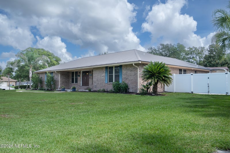 377 Foxridge Rd, Orange Park, FL 32065