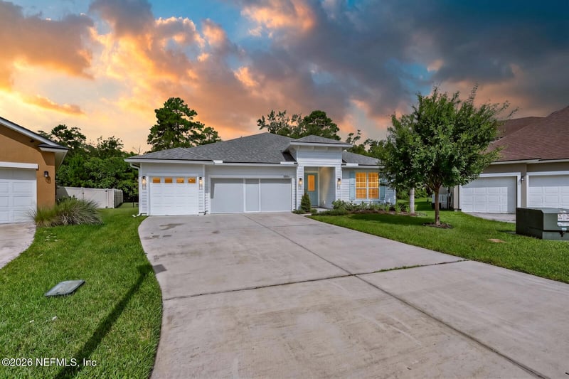 3806 Hammock Bluff Dr, Jacksonville, FL 32226
