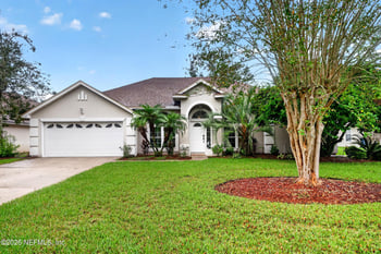 384 Maplewood Dr, St Johns, FL 32259
