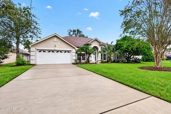 384 Maplewood Dr, St Johns, FL 32259