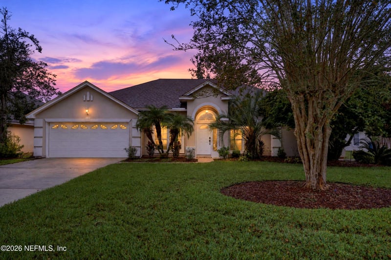 384 Maplewood Dr, St Johns, FL 32259