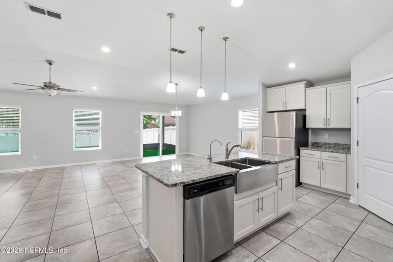 384 Shetland Dr, St Johns, FL 32259