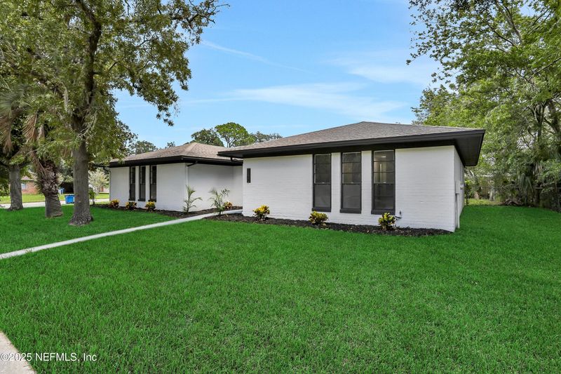 3875 Fernglen Dr, Jacksonville, FL 32277