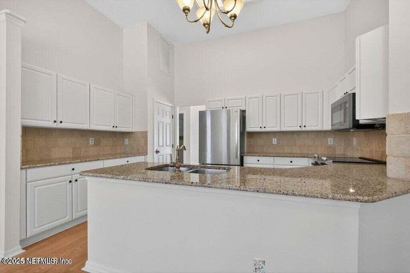 388 Lolly Ln, St Johns, FL 32259