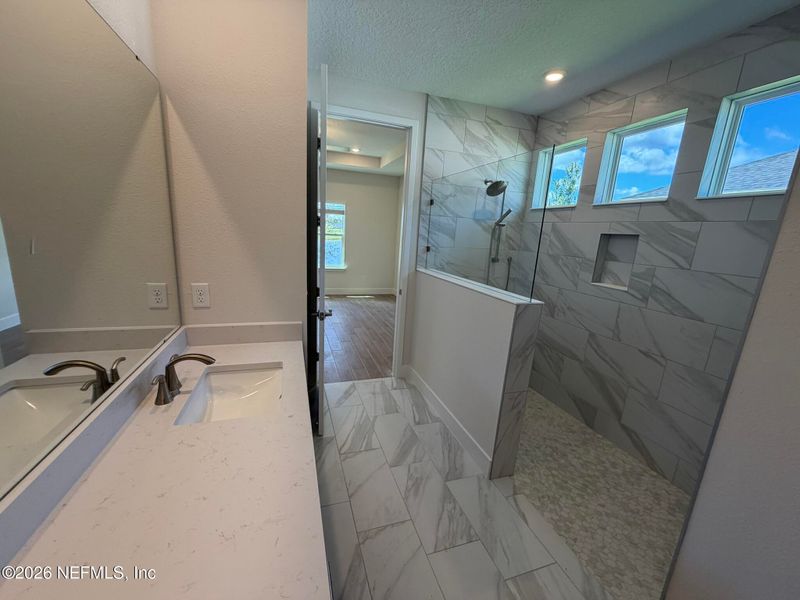 388 Murphys Dr, St Johns, FL 32259