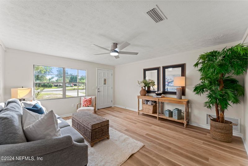 389 Corona Dr, Orange Park, FL 32073