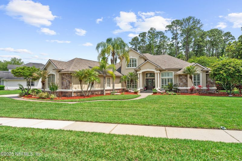 389 Summerset Dr, St Johns, FL 32259