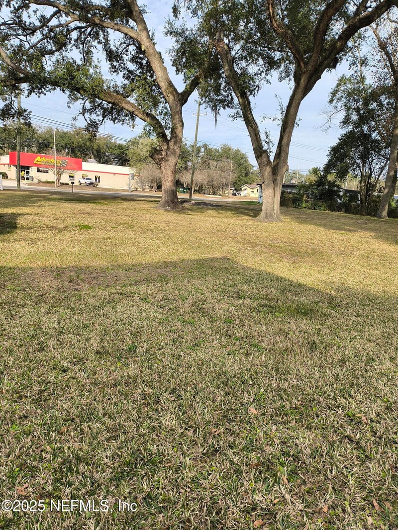 3906 Emerson St, Jacksonville, FL 32207