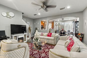 3915 Buckthorne Dr #B, Orange Park, FL 32065