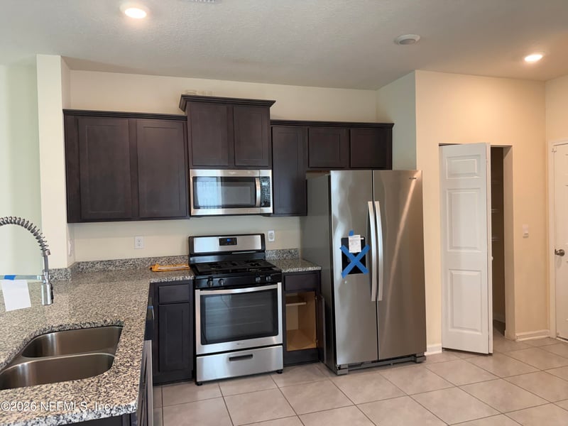 392 Coastline Way, St Johns, FL 32092
