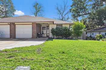 3945 Hollows Dr, Jacksonville, FL 32225