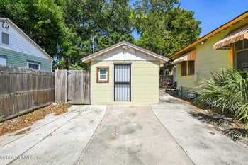 395 Duray Ct, Jacksonville, FL 32208
