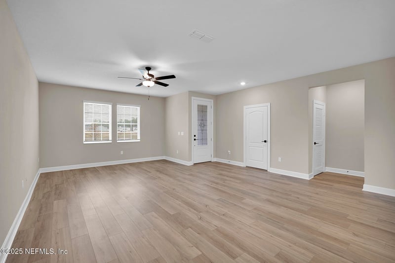 3956 Gareys Ferry Way, Middleburg, FL 32068