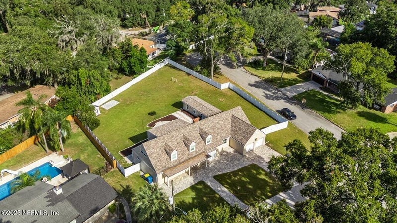 3956 Tara Hall Dr, Jacksonville, FL 32277