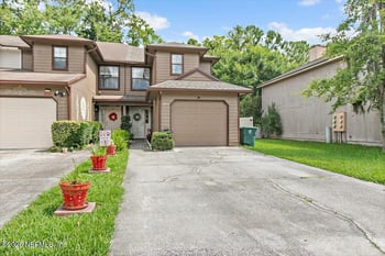 3957 Laurelwood Dr, Jacksonville, FL 32257
