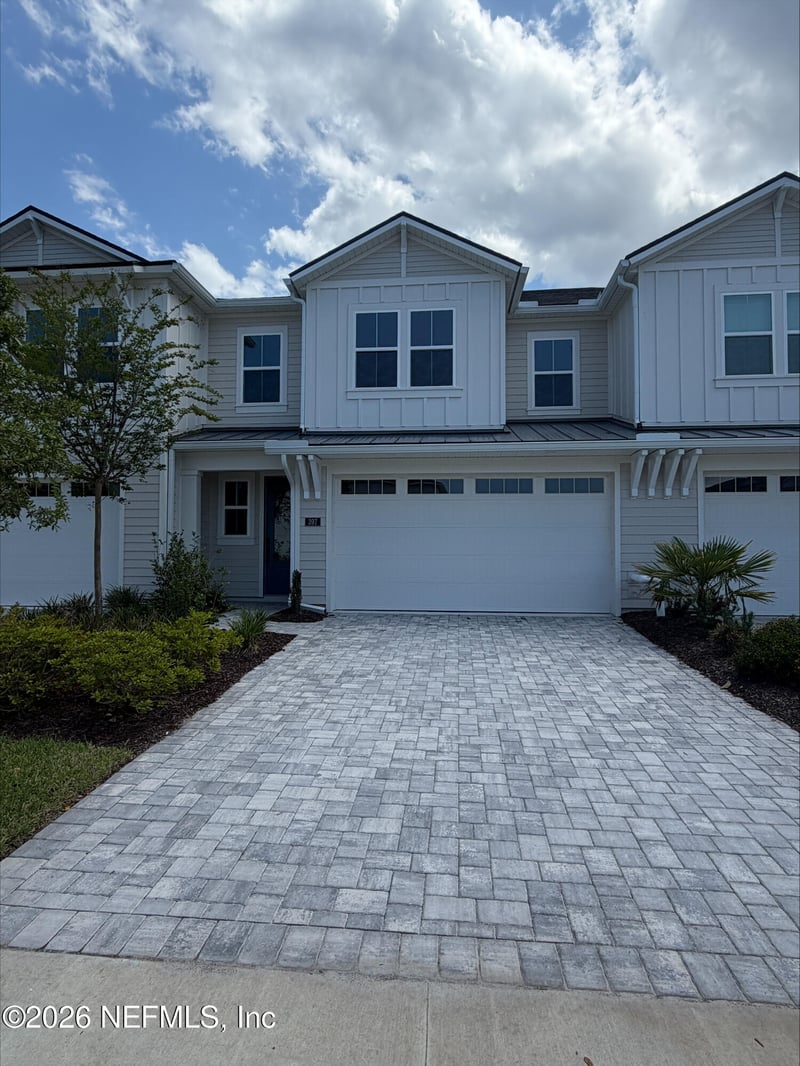 397 Oakmoss Dr, St Johns, FL 32259