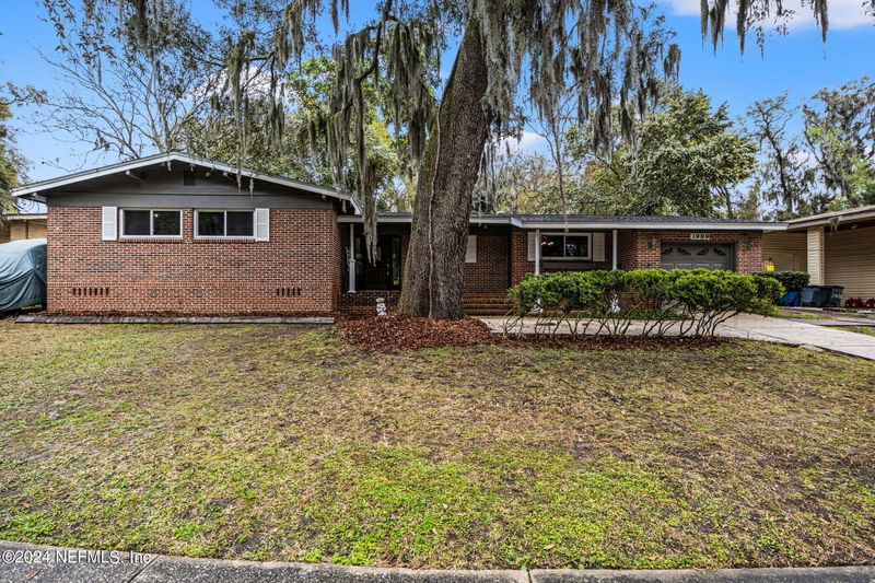 3989 Bess Rd, Jacksonville, FL 32277