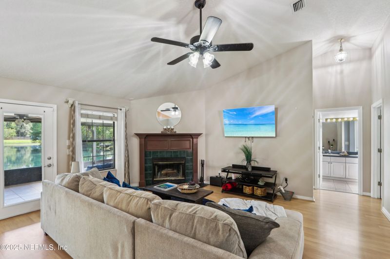 400 Harvest Bend Dr, Fleming Island, FL 32003