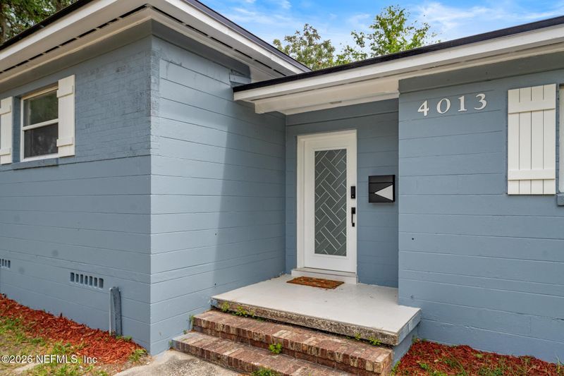 4013 Rogero Rd, Jacksonville, FL 32277