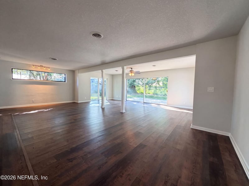4040 Sierra Madre Dr S, Jacksonville, FL 32217