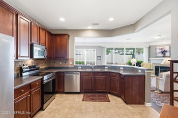 4050 Lionheart Dr, Jacksonville, FL 32216