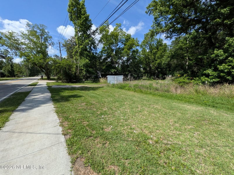 408 Chaffee Rd N, Jacksonville, FL 32220