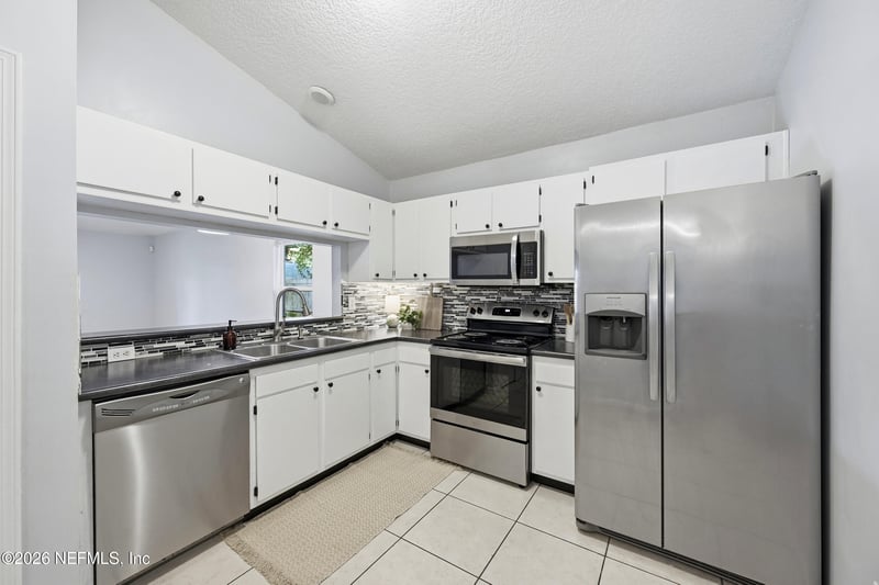 410 Main St, Atlantic Beach, FL 32233