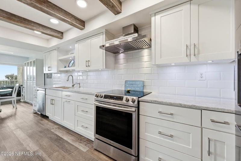 411 1st St S #203, Jacksonville Beach, FL 32250