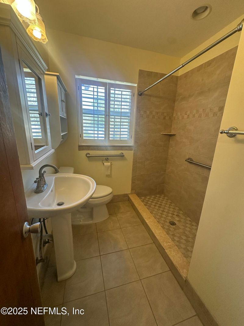 411 Oglethorpe Rd, Jacksonville, FL 32216