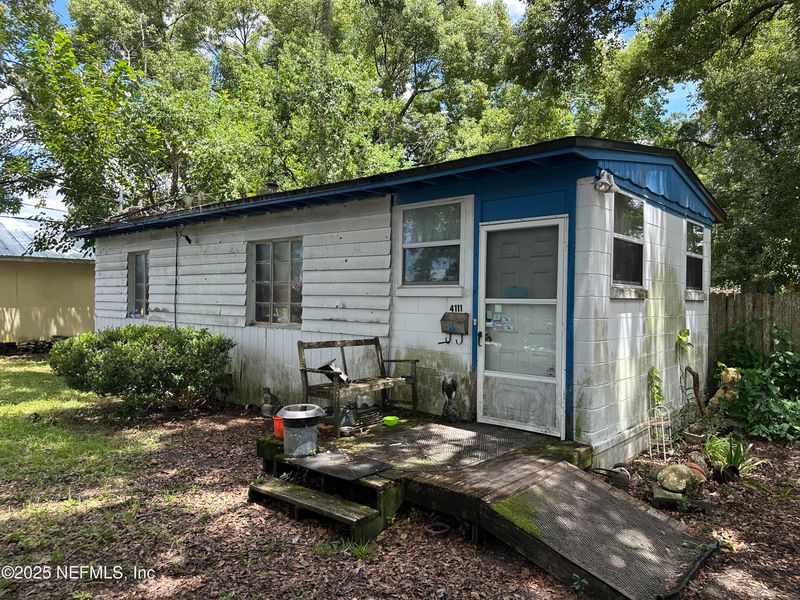4111 Ruby Dr W, Jacksonville, FL 32246