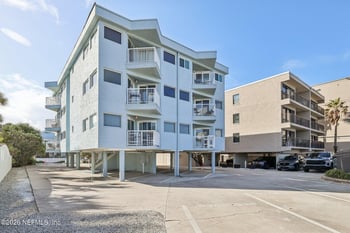 413 1st St S #303, Jacksonville Beach, FL 32250