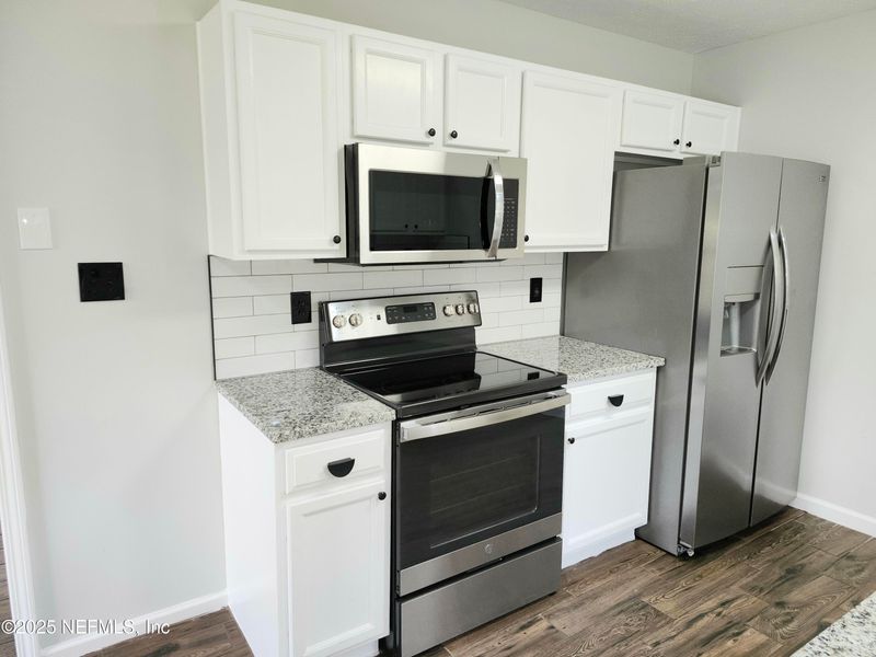 4131 Eve Dr E, Jacksonville, FL 32246