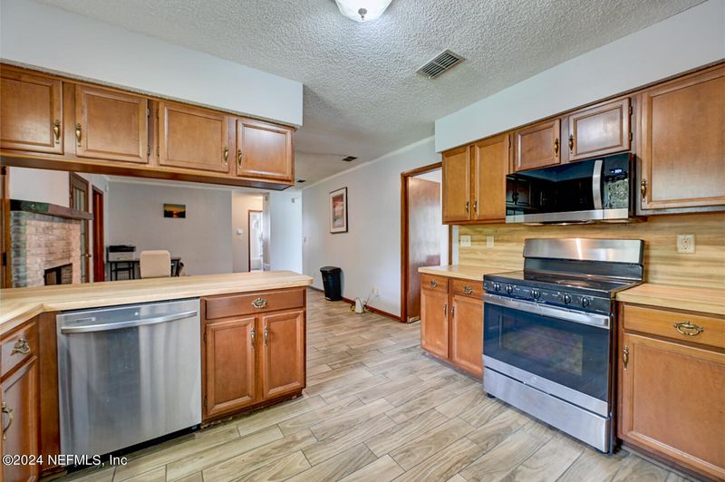 4135 Tobin Dr, Jacksonville, FL 32257