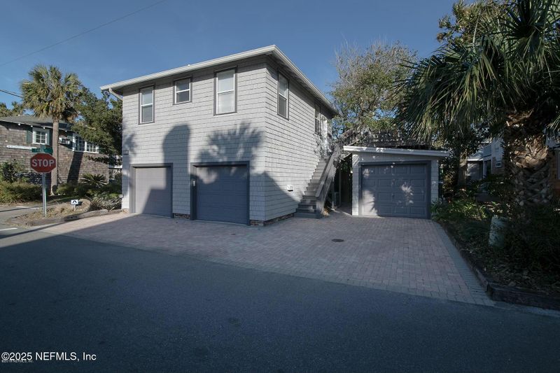 42 3rd St, Atlantic Beach, FL 32233