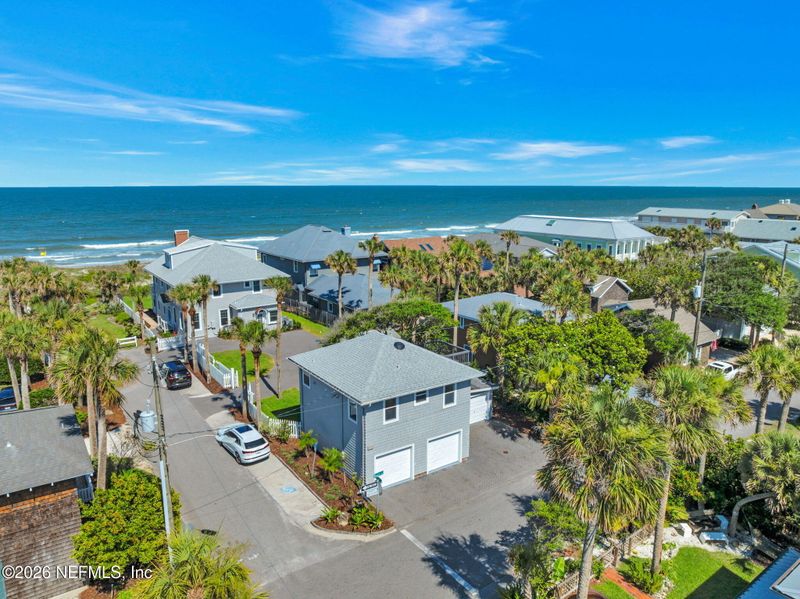 42 Third St, Atlantic Beach, FL 32233